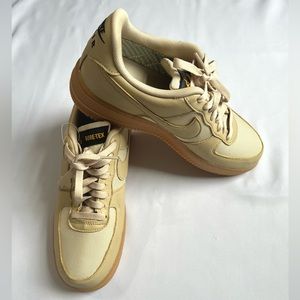 Nike Air Force 1 Goretex mens size 9.5 New without Tag